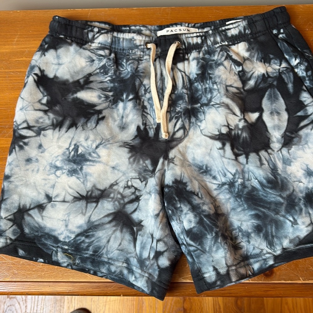 Men’s/boys Pacsun shorts size small